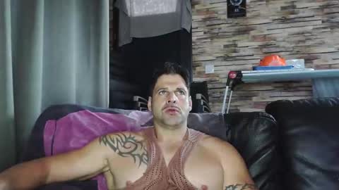 Snapshot of bigboyband chatting on 11-11-25, 10:48 Bigboyband online show from 11-11-25, 10:48