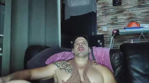 Snapshot of bigboyband chatting on 11-19-25, 04:07 Bigboyband online show from 11-19-25, 04:07