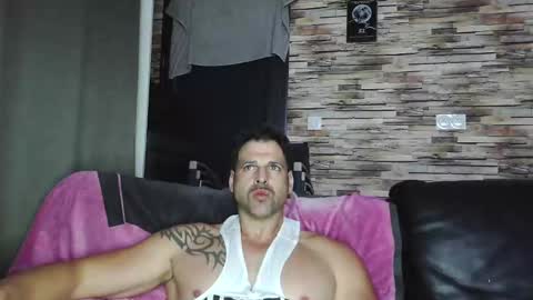 Snapshot of bigboyband chatting on 11-25-25, 07:03 Bigboyband online show from 11-25-25, 07:03