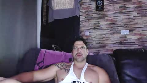 Snapshot of bigboyband chatting on 11-30-25, 04:00 Bigboyband online show from 11-30-25, 04:00