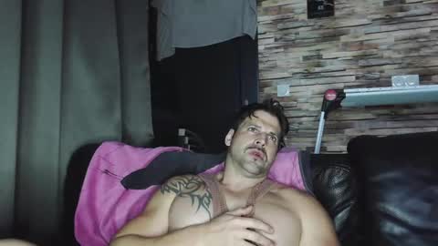 Snapshot of bigboyband chatting on 12-14-25, 07:29 Bigboyband online show from 12-14-25, 07:29