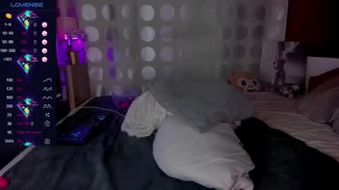 Snapshot of bigbuttmyra chatting on 11-28-25, 07:00 BigButtMyra BBC RIDER QUEEN online show from 11-28-25, 07:00