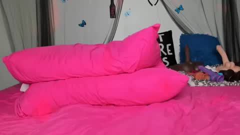 bigbuttsarena online show from 01-13-25, 02:07