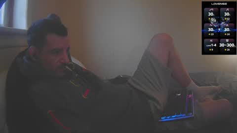 Jon - Im Straight online show from 12-22-25, 05:43