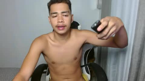 Snapshot of bigcock_moreno chatting on 06-18-26, 04:46 Nj online show from 06-18-26, 04:46
