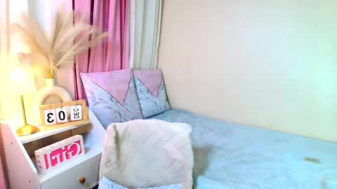 HOLLY online show from 12-03-25, 10:02