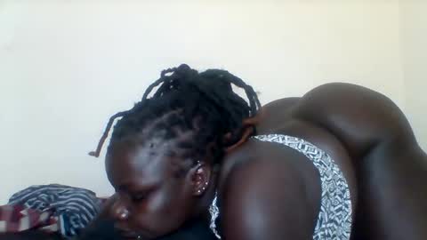 Snapshot of bigdarkass chatting on 01-15-25, 04:15 VIOLET online show from 01-15-25, 04:15