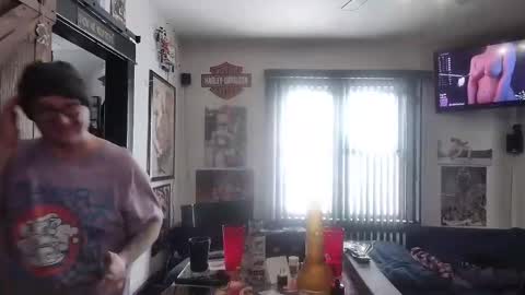 Snapshot of bigdbrillion chatting on 02-14-25, 05:57 Darryl online show from 02-14-25, 05:57