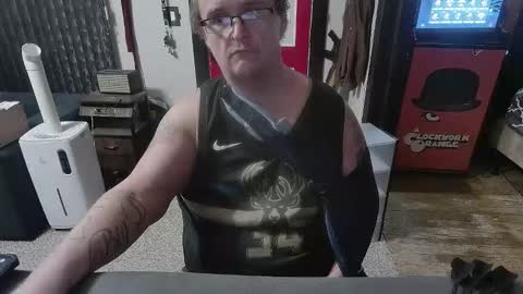 Snapshot of bigdbrillion chatting on 01-09-26, 01:52 Darryl online show from 01-09-26, 01:52