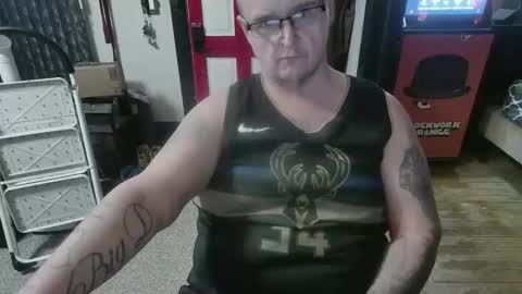 Snapshot of bigdbrillion chatting on 02-20-26, 07:54 Darryl online show from 02-20-26, 07:54