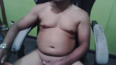 Snapshot of bigdickguyaux chatting on 12-14-25, 04:45 bigdickguyaux online show from 12-14-25, 04:45