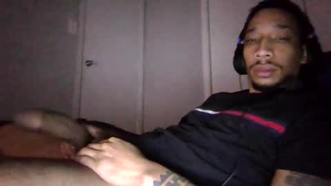 Snapshot of bigdickmarixxx chatting on 12-17-25, 07:47 bigdickmarixxx online show from 12-17-25, 07:47