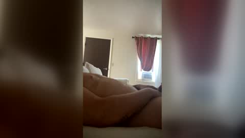 Snapshot of biggdickredd32 chatting on 04-13-26, 03:28 biggdickredd32 online show from 04-13-26, 03:28