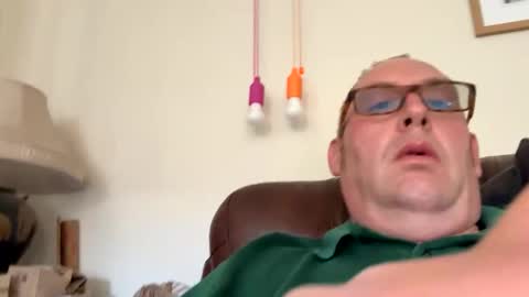 Snapshot of biggloves4bighands chatting on 09-12-25, 12:27 biggloves4bighands online show from 09-12-25, 12:27