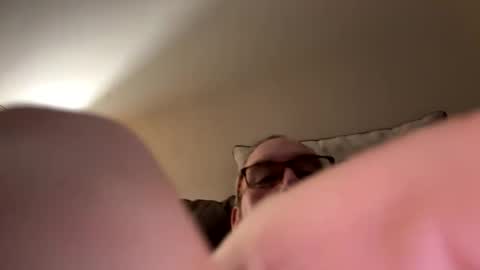 Snapshot of biggloves4bighands chatting on 09-23-25, 09:40 biggloves4bighands online show from 09-23-25, 09:40