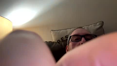 Snapshot of biggloves4bighands chatting on 10-18-25, 10:21 biggloves4bighands online show from 10-18-25, 10:21