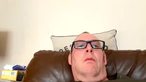 Snapshot of biggloves4bighands chatting on 10-24-25, 09:06 biggloves4bighands online show from 10-24-25, 09:06