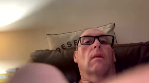 Snapshot of biggloves4bighands chatting on 10-28-25, 10:56 biggloves4bighands online show from 10-28-25, 10:56