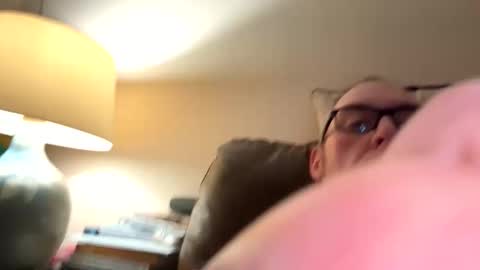 Snapshot of biggloves4bighands chatting on 12-17-25, 11:27 biggloves4bighands online show from 12-17-25, 11:27