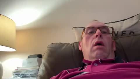 Snapshot of biggloves4bighands chatting on 08-07-26, 05:48 biggloves4bighands online show from 08-07-26, 05:48