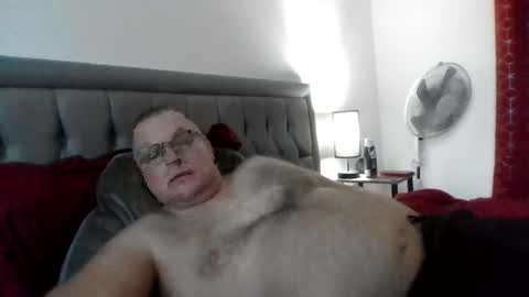 bigguy2014 online show from 11-18-25, 03:49