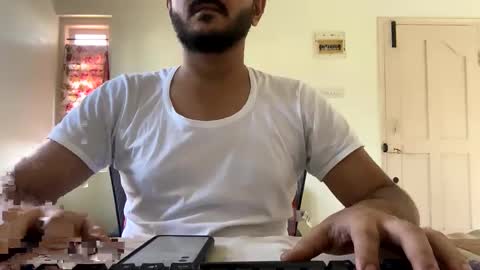 bighandsomesatisfy online show from 01-03-25, 08:00