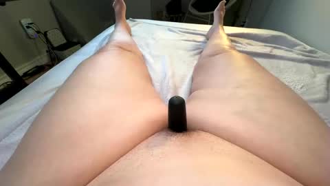 Snapshot of bigirl1979 chatting on 12-24-24, 01:17 LIVE online show from 12-24-24, 01:17