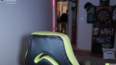 Snapshot of bigjohnny550 chatting on 10-16-25, 01:39 Johnny D Good online show from 10-16-25, 01:39