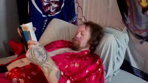 Snapshot of bigred382055 chatting on 09-10-25, 07:30 Joon online show from 09-10-25, 07:30