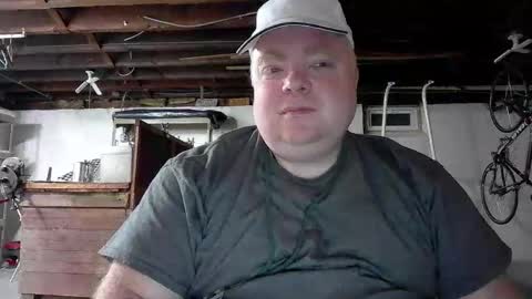 Big Red online show from 05-04-26, 01:01