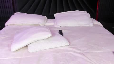 Snapshot of bigsexxyass chatting on 09-19-25, 08:05 Zayra online show from 09-19-25, 08:05