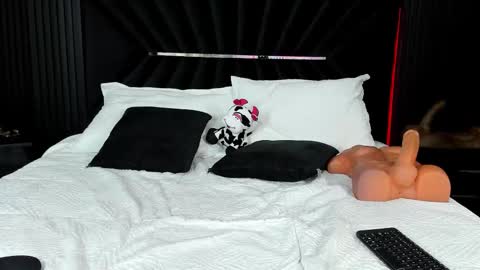 Zayra online show from 12-21-25, 08:54