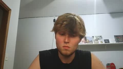 Snapshot of bigskinnyboyshh chatting on 04-27-26, 11:14 bigskinnyboyshh online show from 04-27-26, 11:14