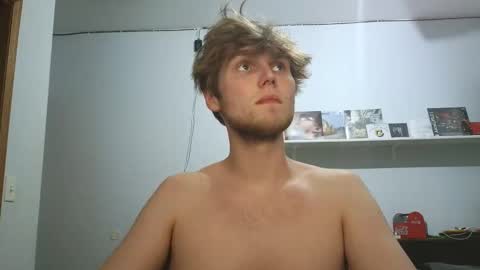 Snapshot of bigskinnyboyshh chatting on 04-29-26, 01:53 bigskinnyboyshh online show from 04-29-26, 01:53