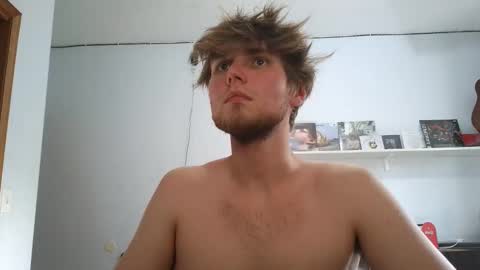 Snapshot of bigskinnyboyshh chatting on 05-14-26, 10:38 bigskinnyboyshh online show from 05-14-26, 10:38