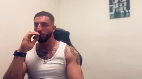 Snapshot of bigsnakeman1995 chatting on 09-18-25, 08:38 Gogo online show from 09-18-25, 08:38