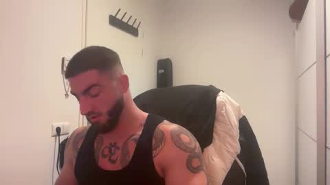 Snapshot of bigsnakeman1995 chatting on 09-19-25, 03:08 Gogo online show from 09-19-25, 03:08