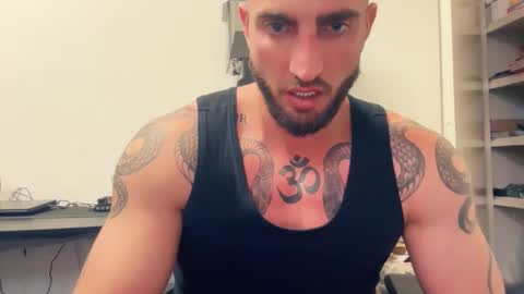 Snapshot of bigsnakeman1995 chatting on 09-29-25, 12:27 Gogo online show from 09-29-25, 12:27