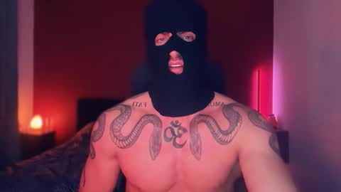 Snapshot of bigsnakeman1995 chatting on 10-23-25, 03:33 Gogo online show from 10-23-25, 03:33