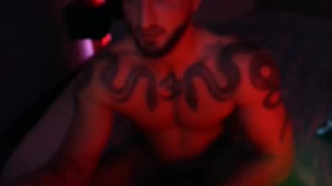 Snapshot of bigsnakeman1995 chatting on 11-01-25, 01:07 Gogo online show from 11-01-25, 01:07