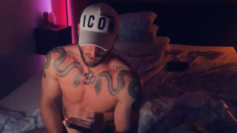 Snapshot of bigsnakeman1995 chatting on 11-06-25, 01:50 Gogo online show from 11-06-25, 01:50