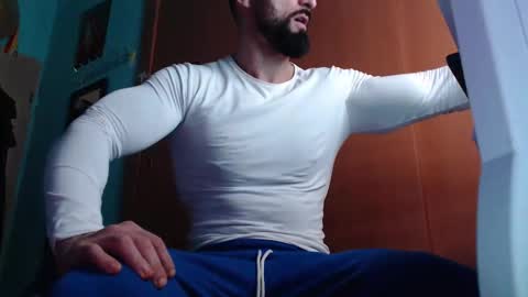 Snapshot of bigstallone chatting on 10-06-25, 11:02 BigStallion online show from 10-06-25, 11:02