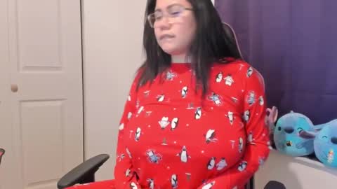 Snapshot of bigt3ti chatting on 12-24-24, 01:39 Nubia online show from 12-24-24, 01:39