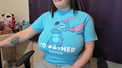 Snapshot of bigt3ti chatting on 01-11-25, 01:59 Nubia online show from 01-11-25, 01:59