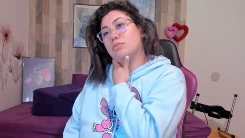 Snapshot of bigt3ti chatting on 10-22-25, 09:09 Nubia online show from 10-22-25, 09:09