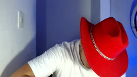 Snapshot of bigthick_blackcock chatting on 06-19-26, 02:54 MANUEL online show from 06-19-26, 02:54
