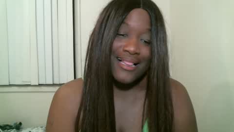 Snapshot of bigtitscassie chatting on 01-18-25, 04:48 Bigtitscassie online show from 01-18-25, 04:48
