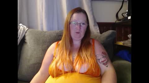 Snapshot of bigtitsgirl9991 chatting on 09-09-25, 01:54 Kim online show from 09-09-25, 01:54