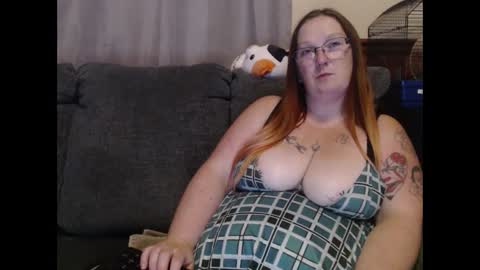 Snapshot of bigtitsgirl9991 chatting on 10-03-25, 05:37 Kim online show from 10-03-25, 05:37