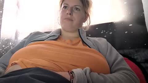 Snapshot of bigtitslala chatting on 11-17-25, 11:38 bigtitslala online show from 11-17-25, 11:38